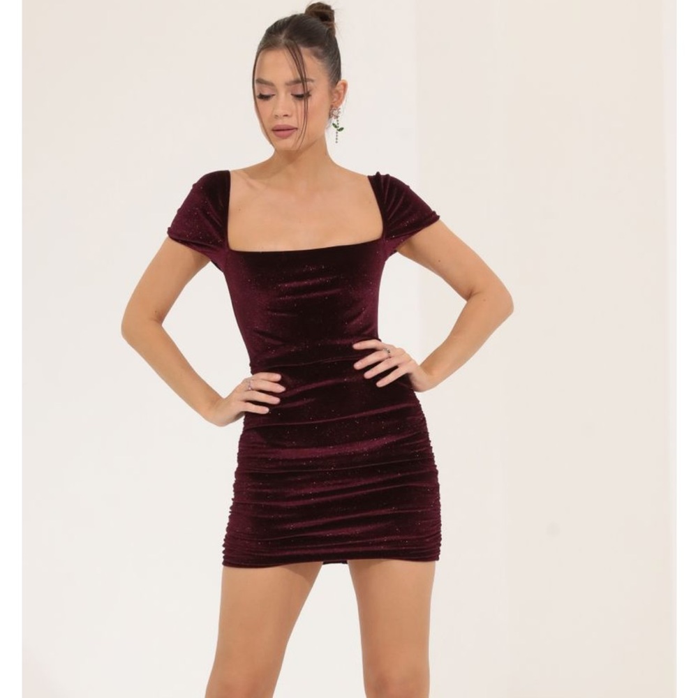 ✨ New without tags - Lucy In The Sky Emaline Glitter Velvet Bodycon Dress
